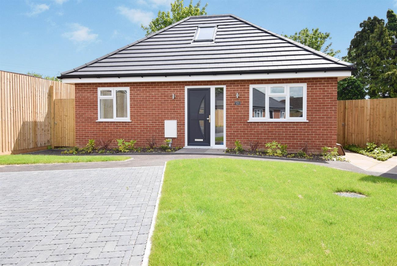 Chalet for sale in Porton Road, Amesbury, SP4 7LL SP4 7LL Simon Colligan