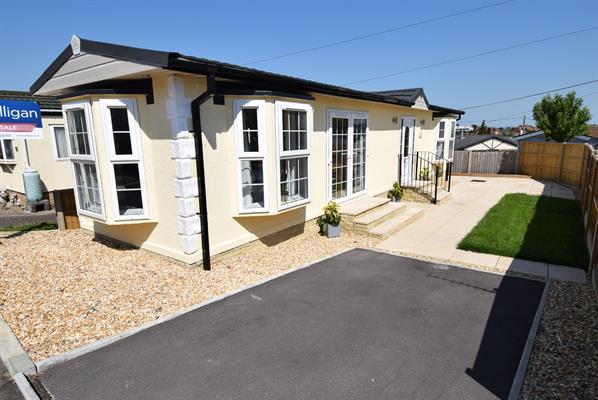 51 Bungalow Park, Holders Road, Amesbury, SP4 7PL