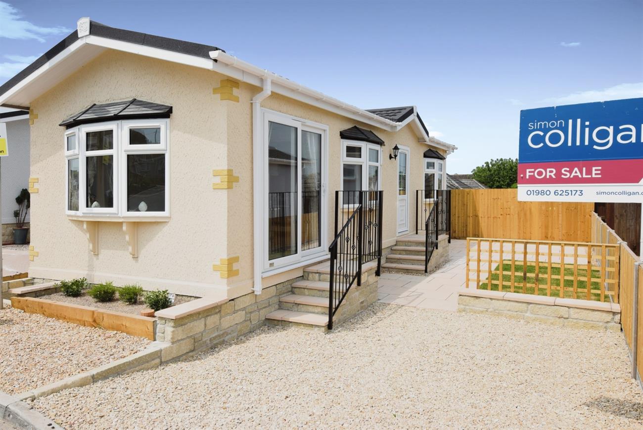 Park Home for sale in Bungalow Park, Holders Road, Amesbury, SP4 7PJ