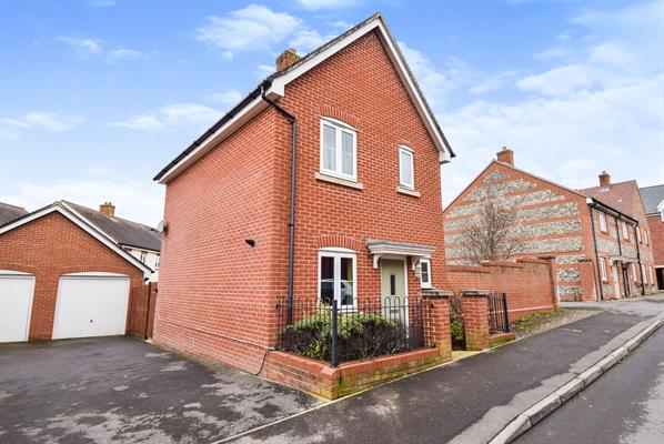 Holloway Close, Amesbury, SP4 7DF.