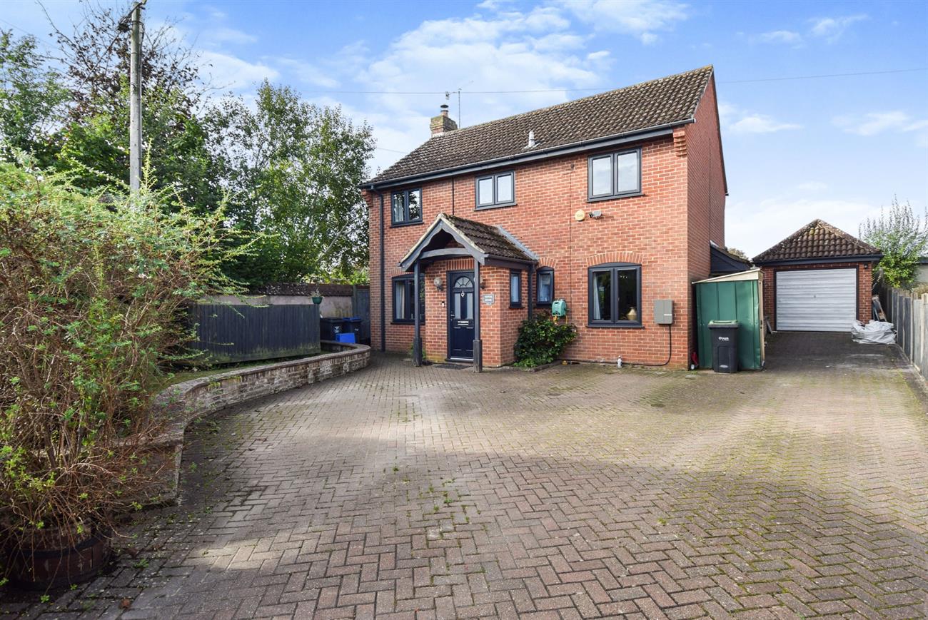 Detached House for sale in High Street, Netheravon, SP4 9PJ SP4 9PJ Simon Colligan