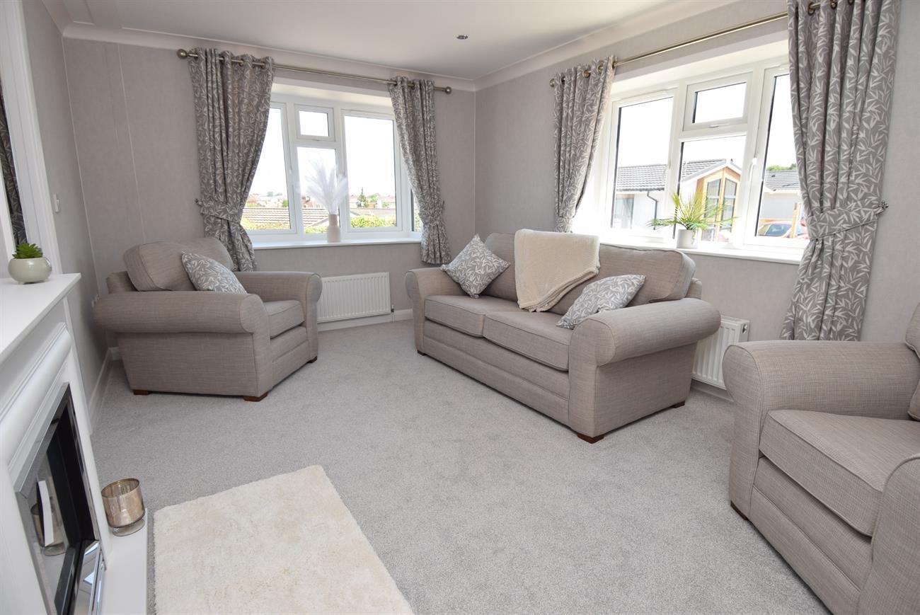 Park Home for sale in Bungalow Park, Holders Road, Amesbury, SP4 7PJ