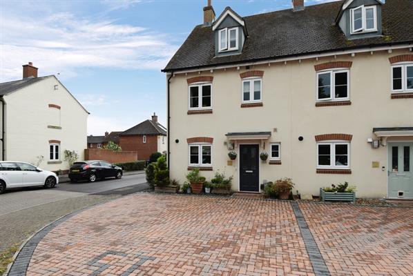 Clover Lane, Durrington, SP4 8FG