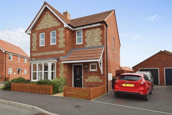 Newbury Drive, Amesbury, SP4 7BZ