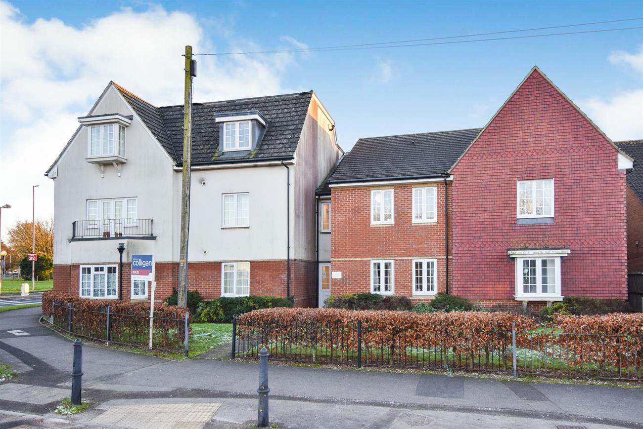 Flat for sale in Amesbury, Salisbury SP4 7JH Simon Colligan