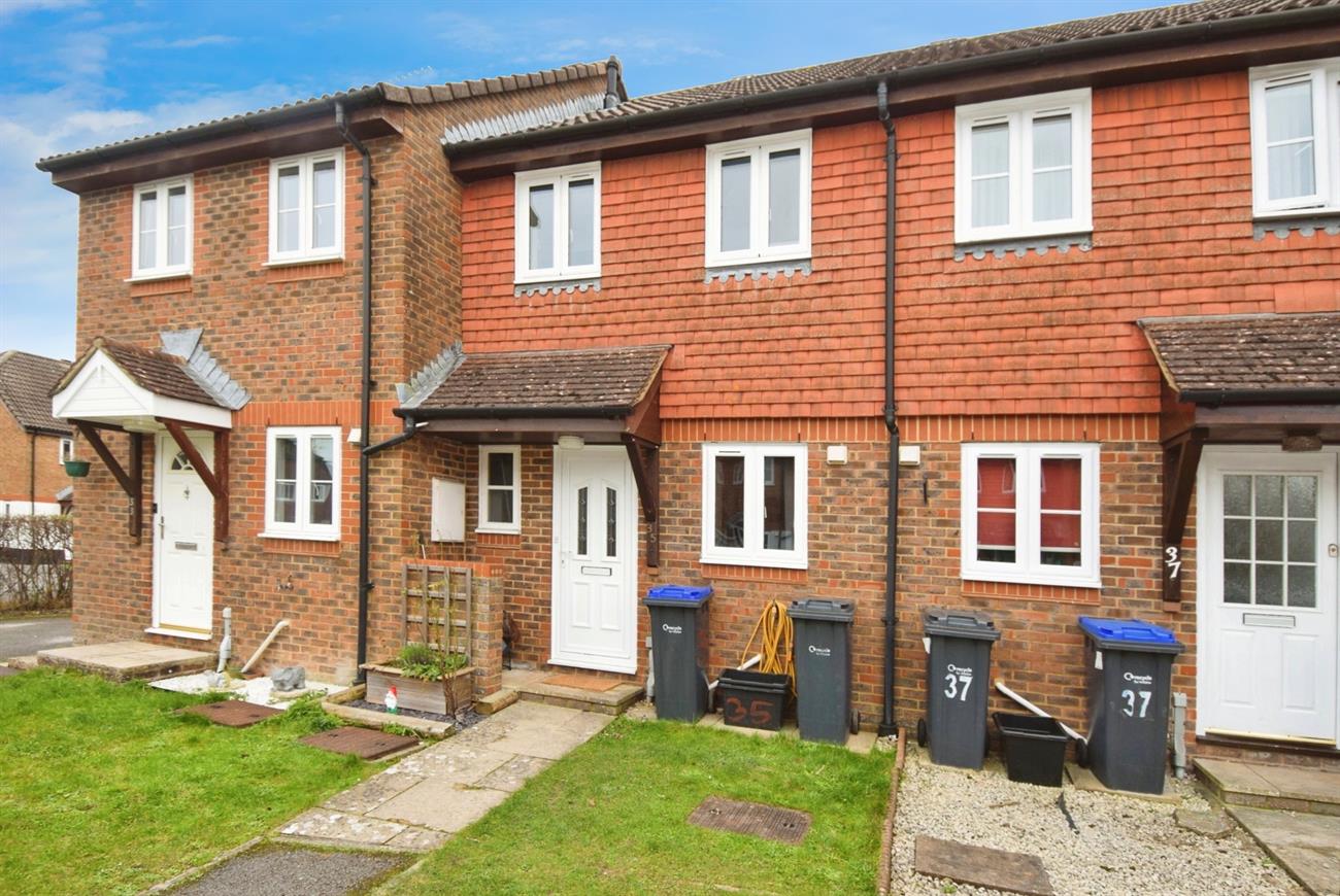 Terraced House for sale in Tanners Field, Amesbury, SP4 7SE SP4 7SE Simon Colligan