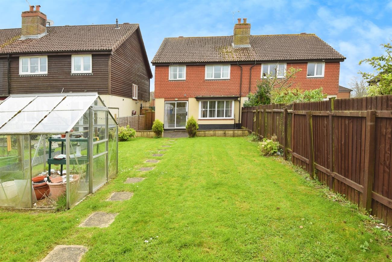 SemiDetached House for sale in Tanners Field, Amesbury, SP4 7SE SP4 7SE Simon Colligan