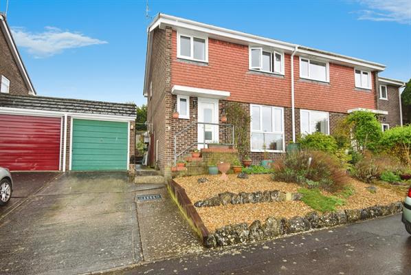 Chesterfield Close, Amesbury, SP4 7QW