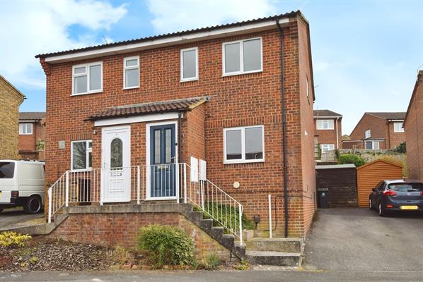 Lawrence Close, Amesbury, SP4 7RP