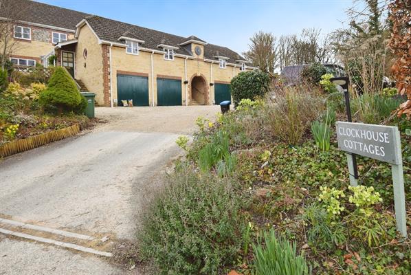 Shrewton Road, Chitterne, BA12 0LW.