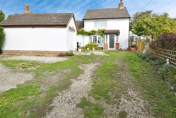 College Road, Durrington, SP4 8HP